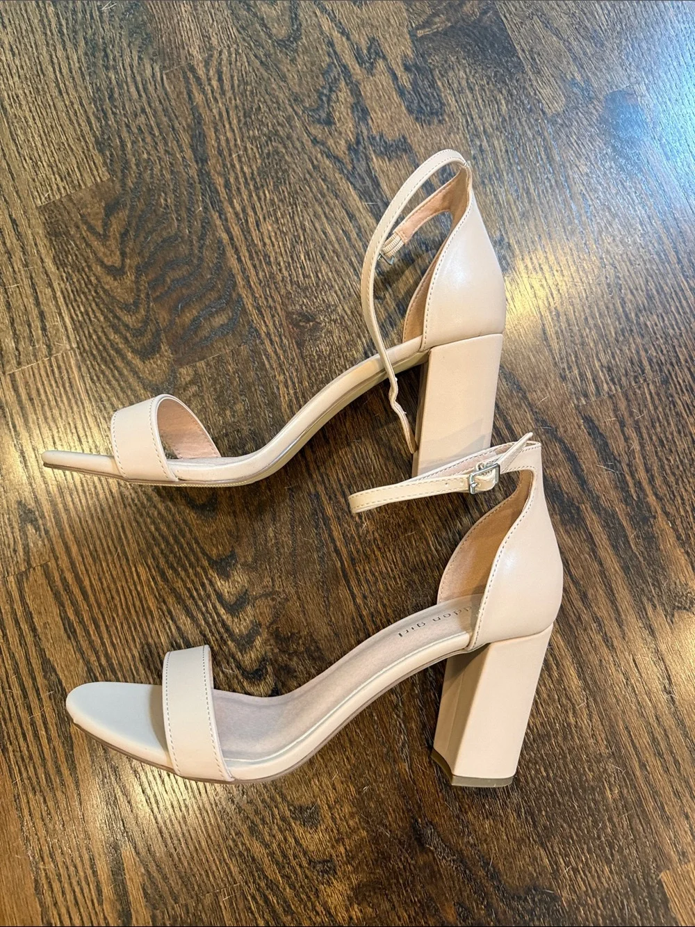 Steve Madden elegant nude